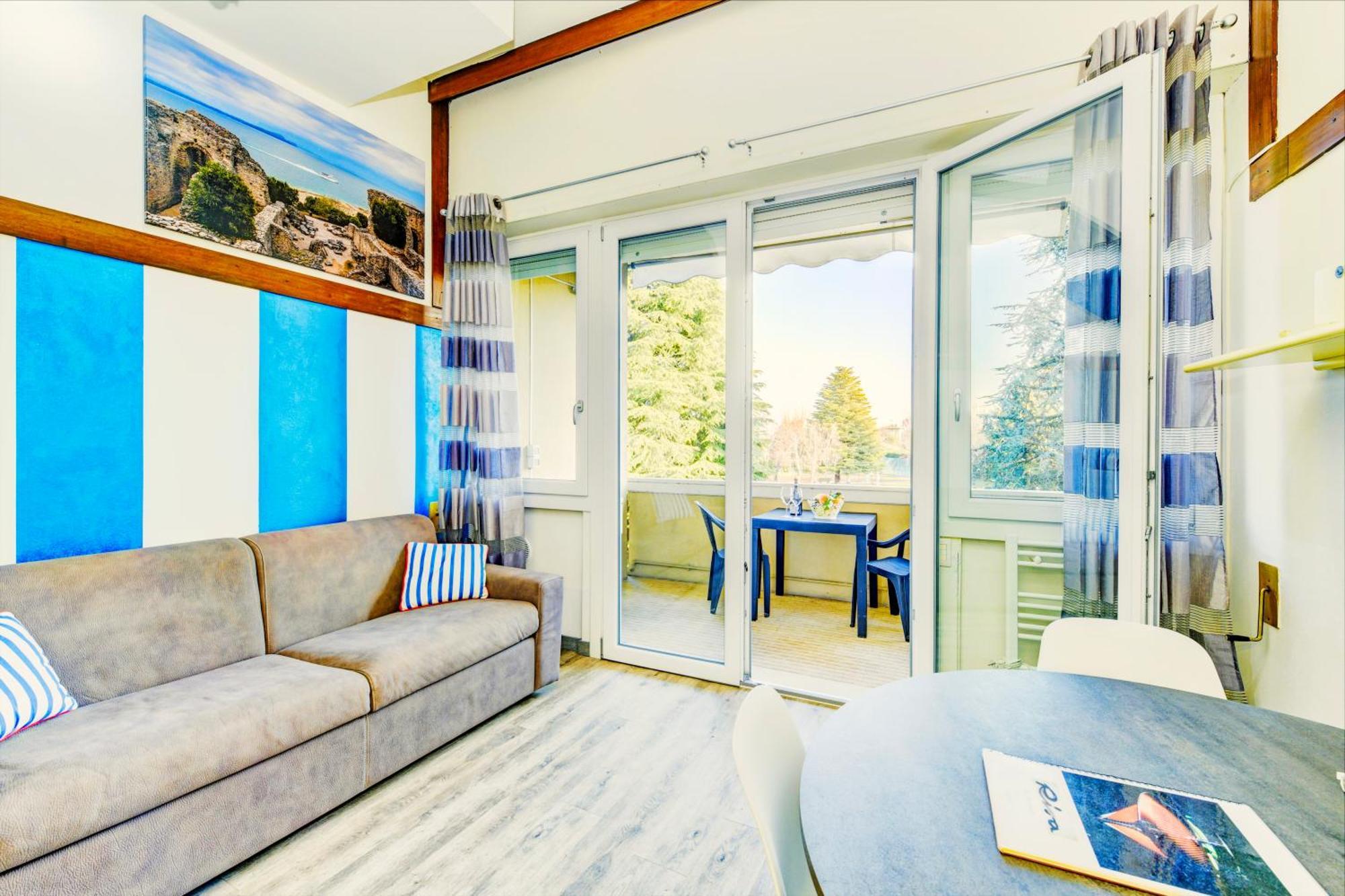 The Riva Apartment Sirmione Exterior photo