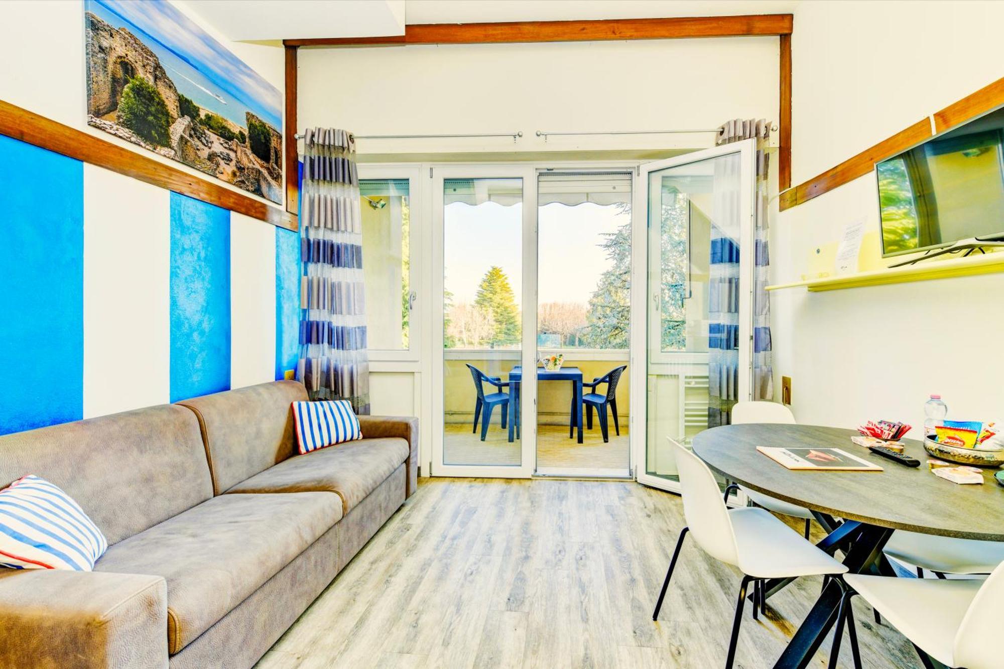 The Riva Apartment Sirmione Exterior photo